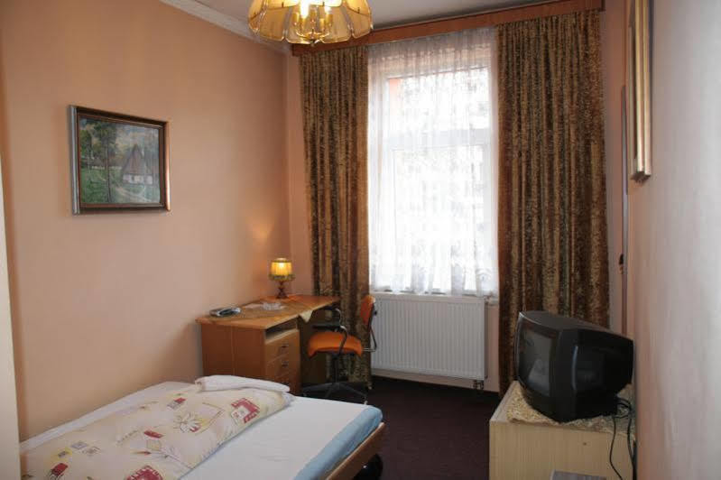Hotel Bayer Пилзен Екстериор снимка